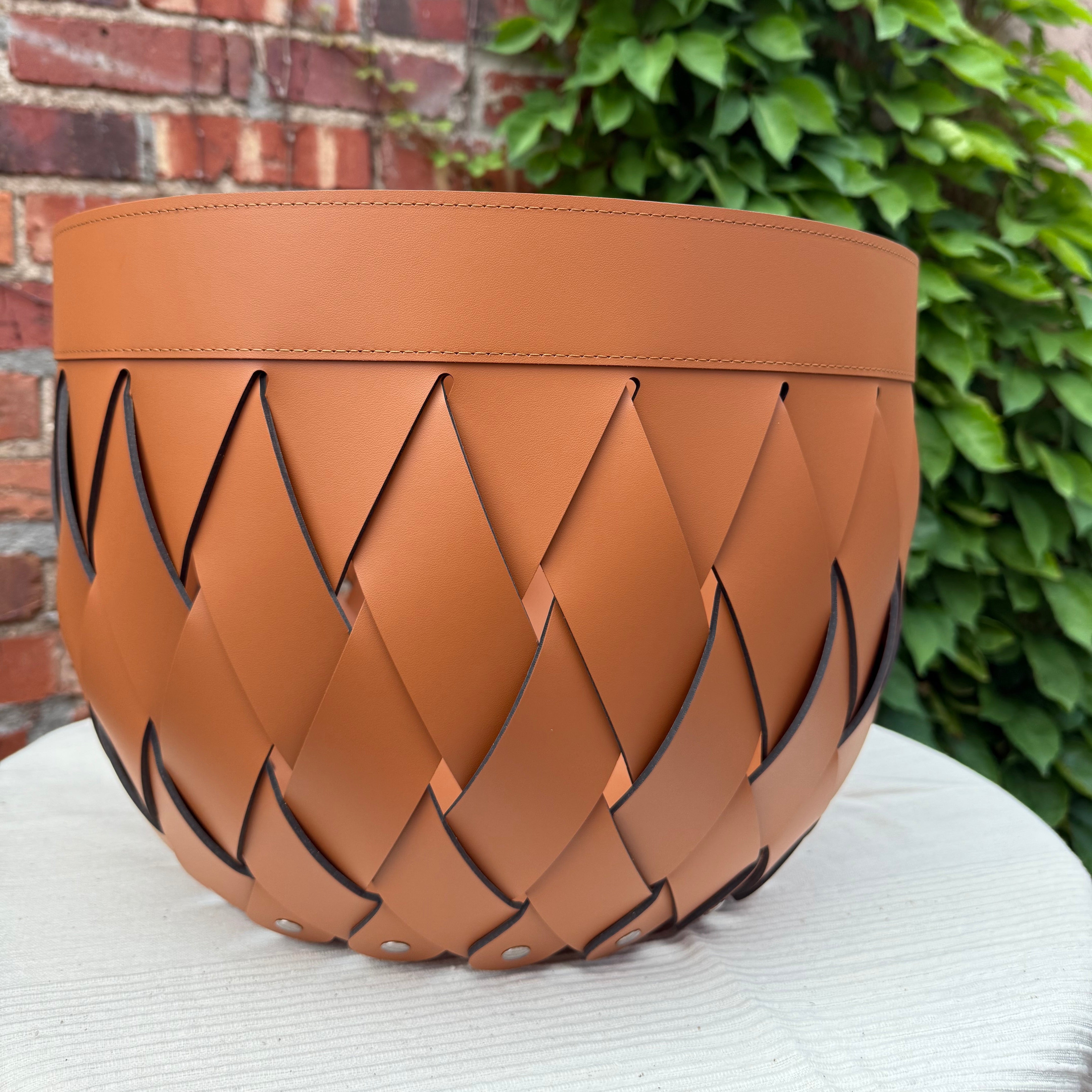 Canaria Small Leather Basket Antibes