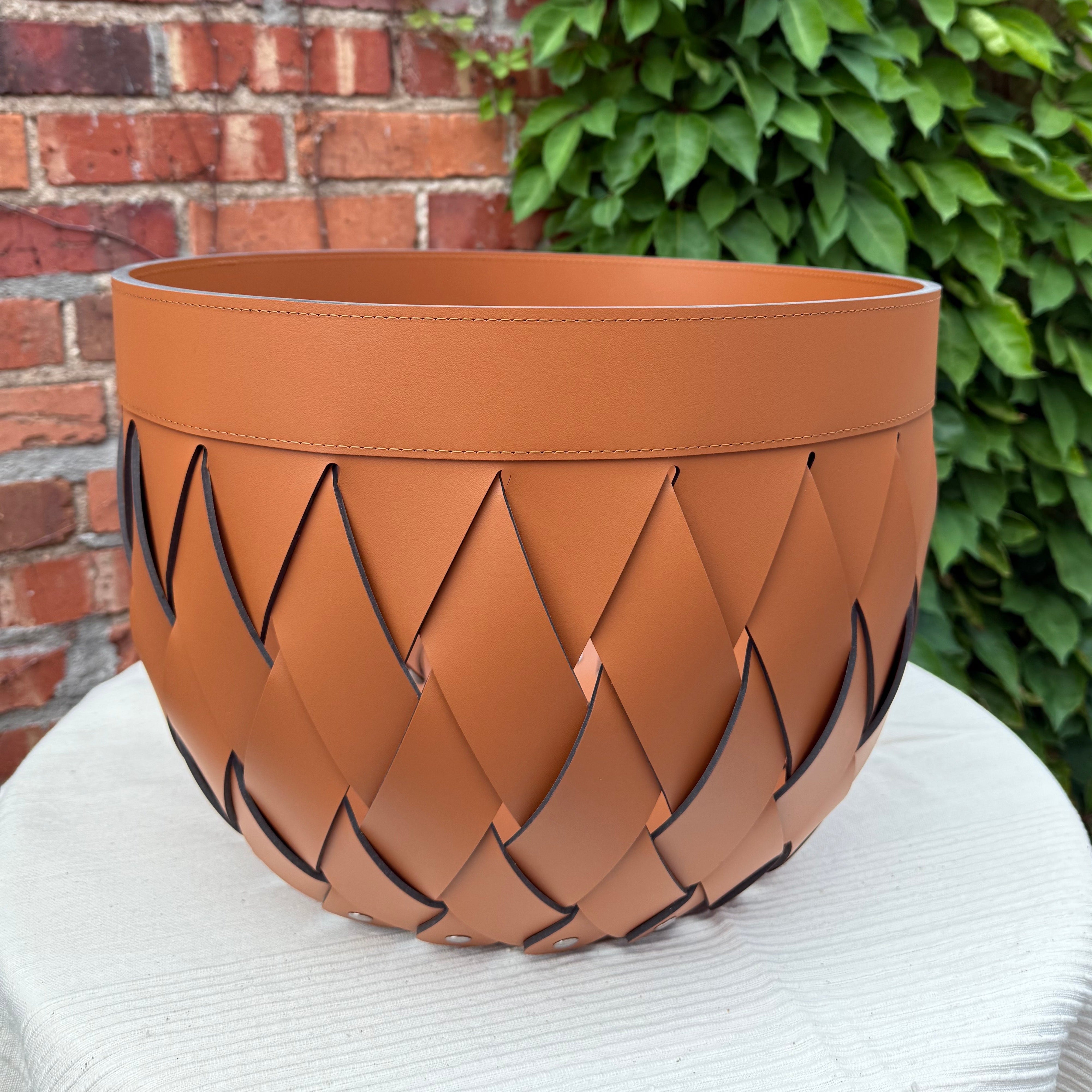 Canaria Small Leather Basket Antibes