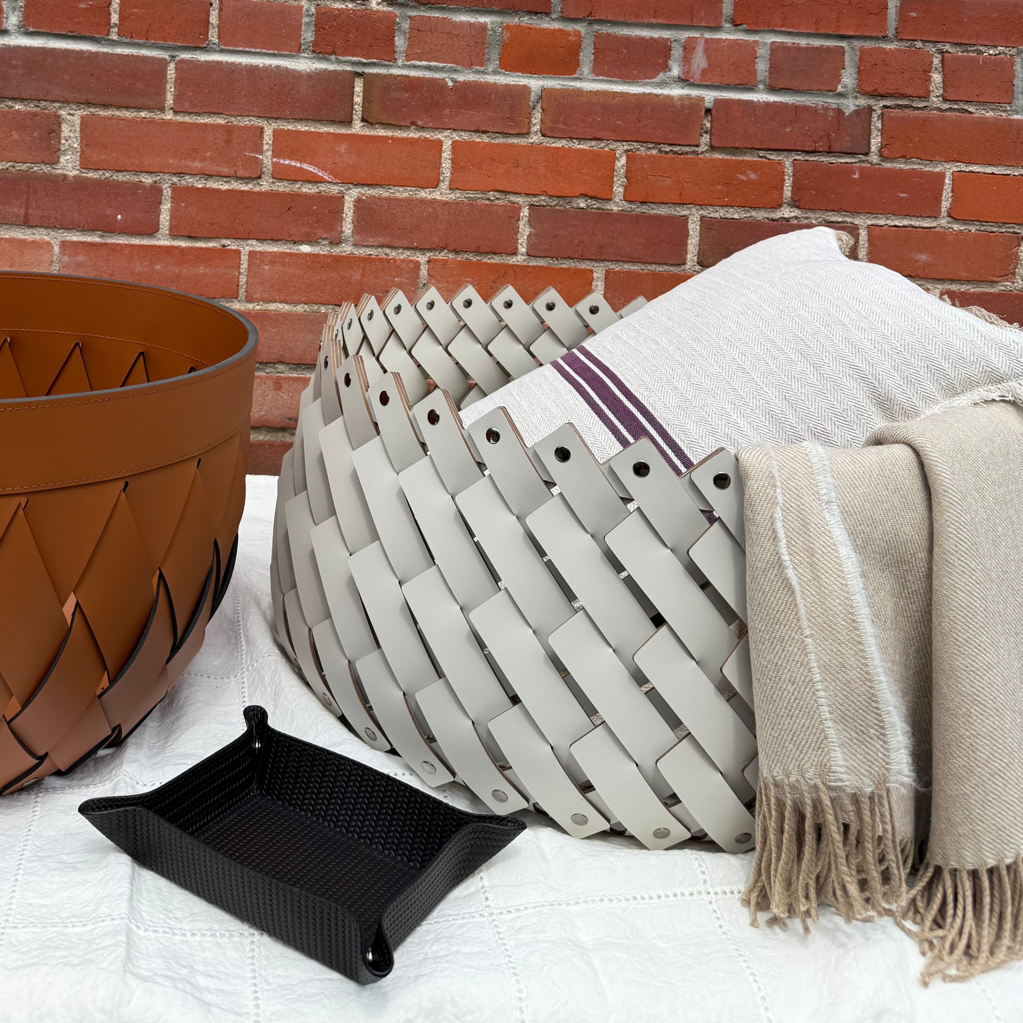 Almeria Round Leather Basket Antibes