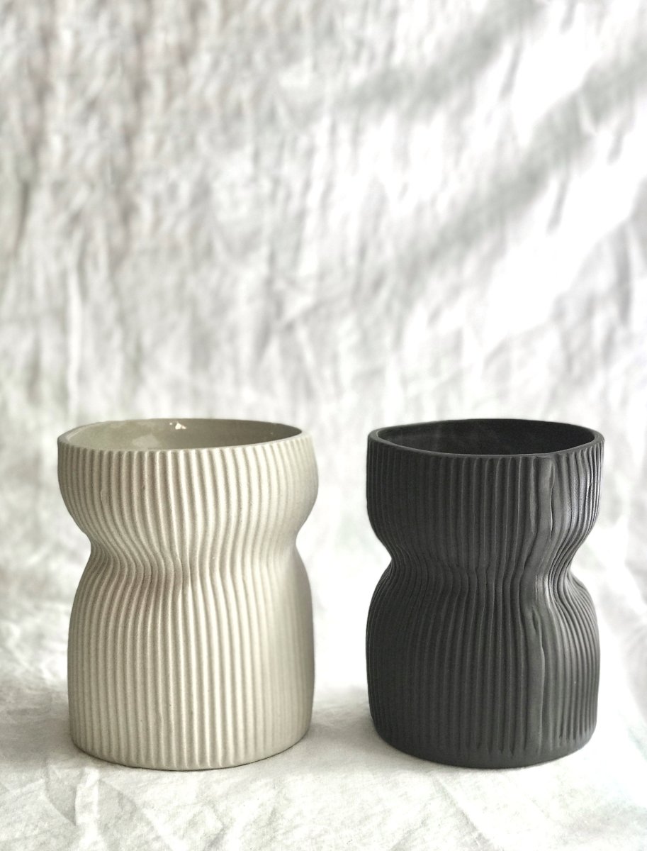 Curvy Vase 05 Small, Black - Homebody Denver