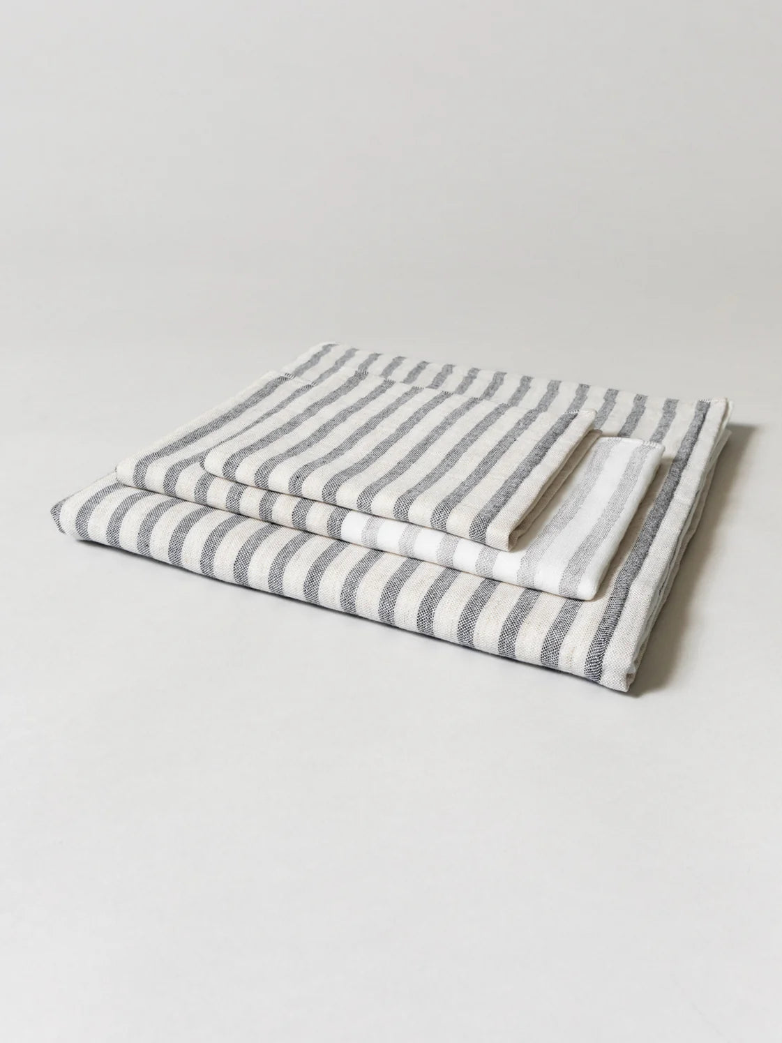 Linen Border Hand Towel Medium