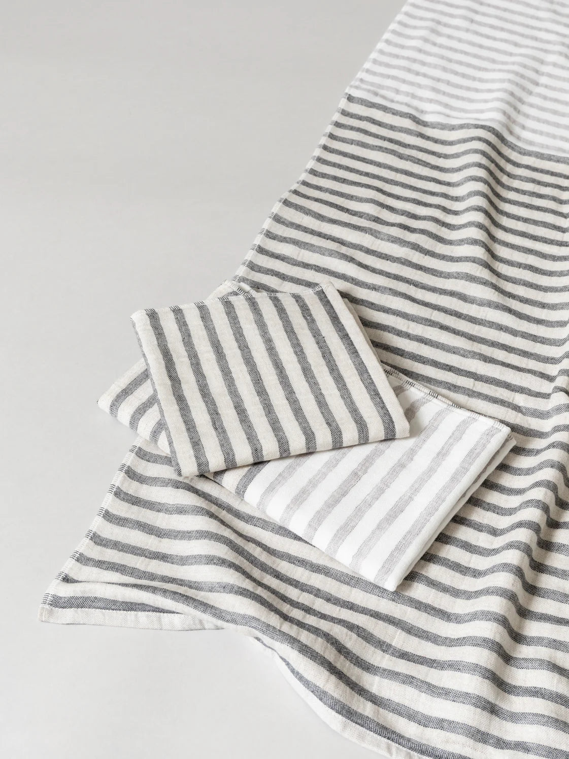 Linen Border Hand Towel Medium