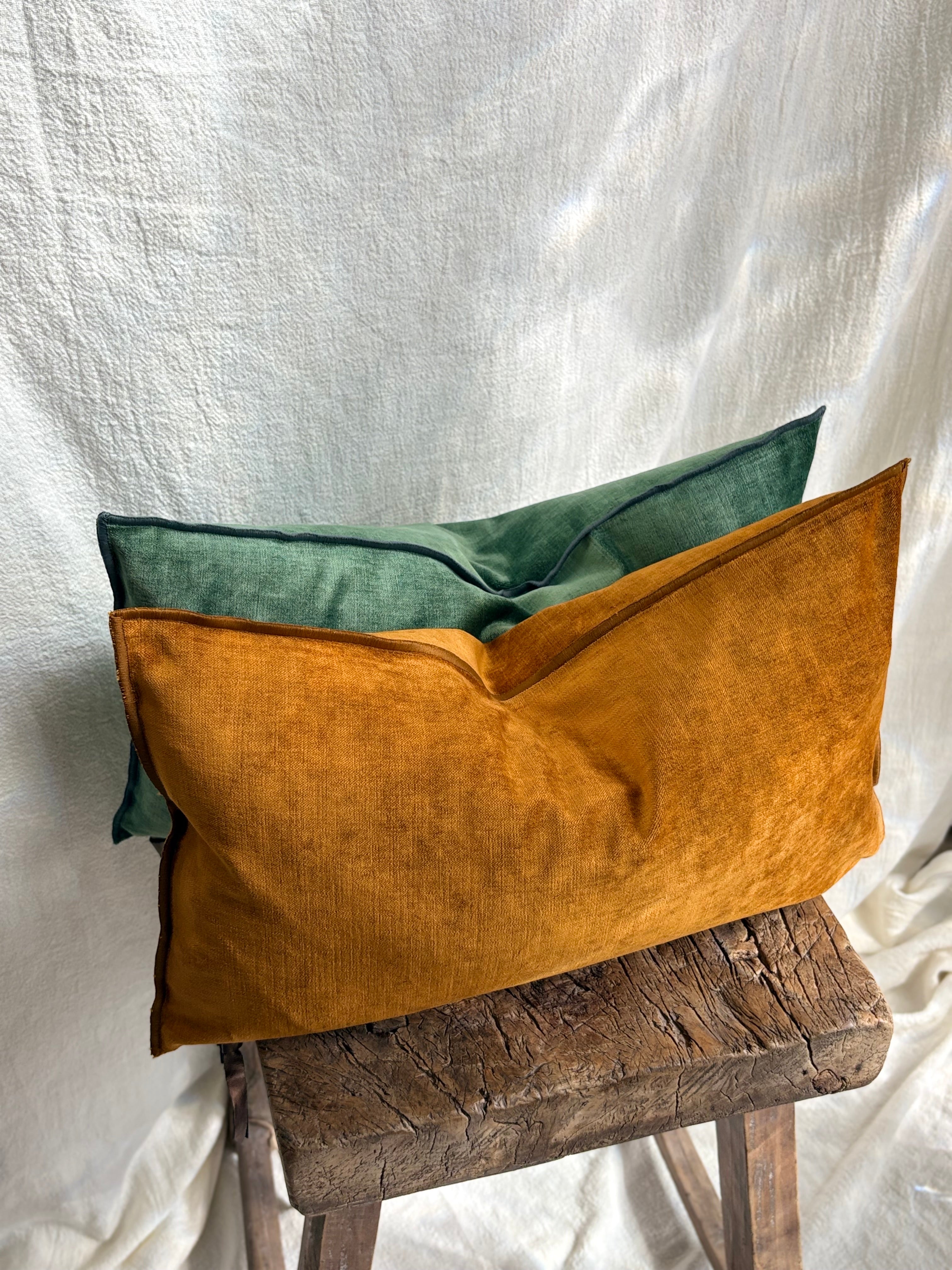 Maison de Vacances Cushion Vice Versa Royal Velvet 12" x 20"