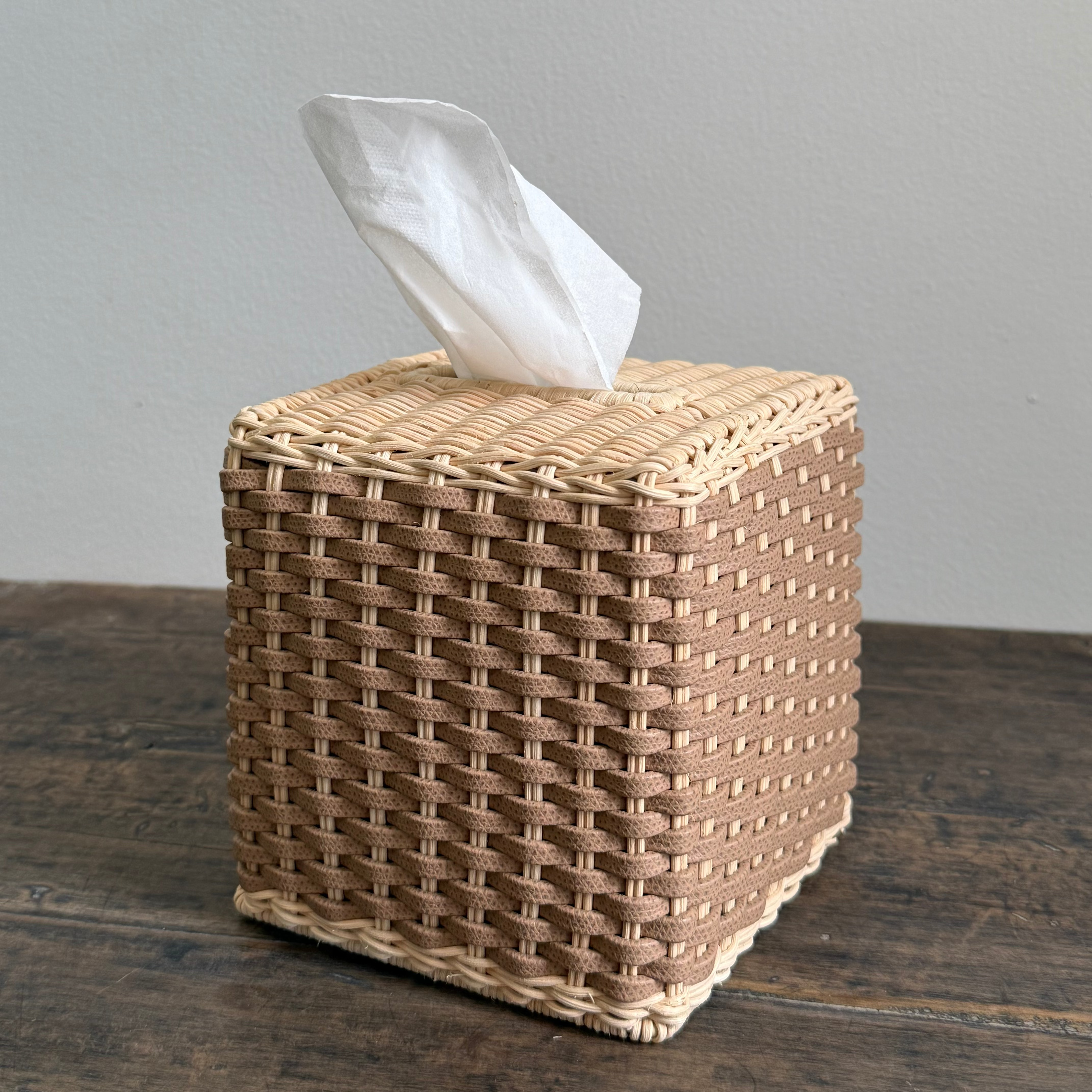ANTIBES LEATHER & RATTAN TISSUE HOLDER SQUARE