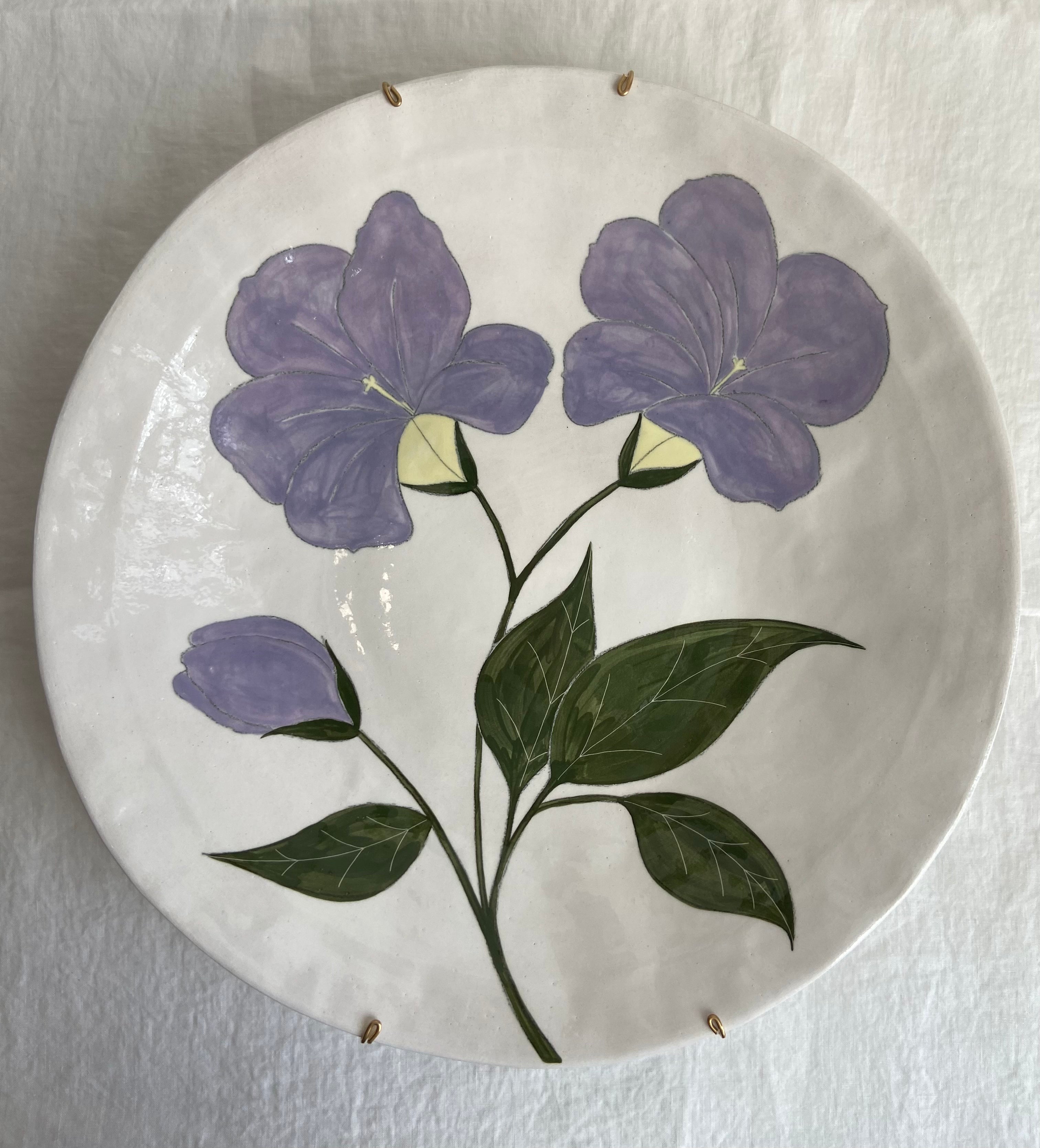 Ceramic Flower Plate XL with Wall Hanging Mechanism