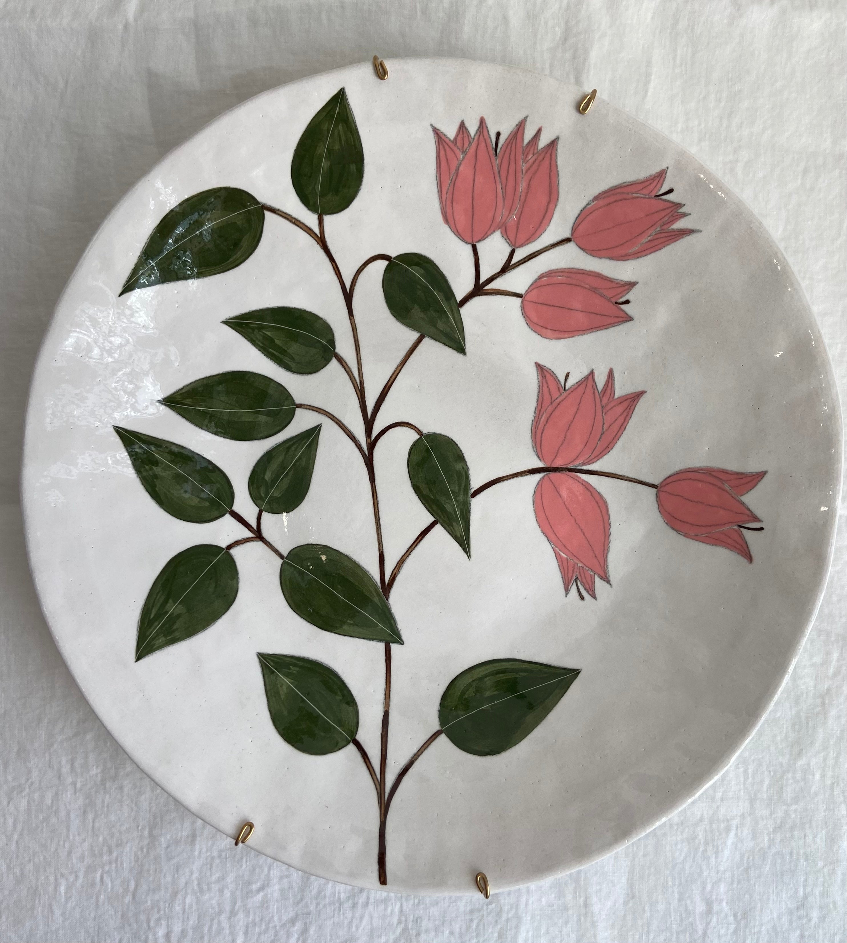 Ceramic Flower Plate XL with Wall Hanging Mechanism