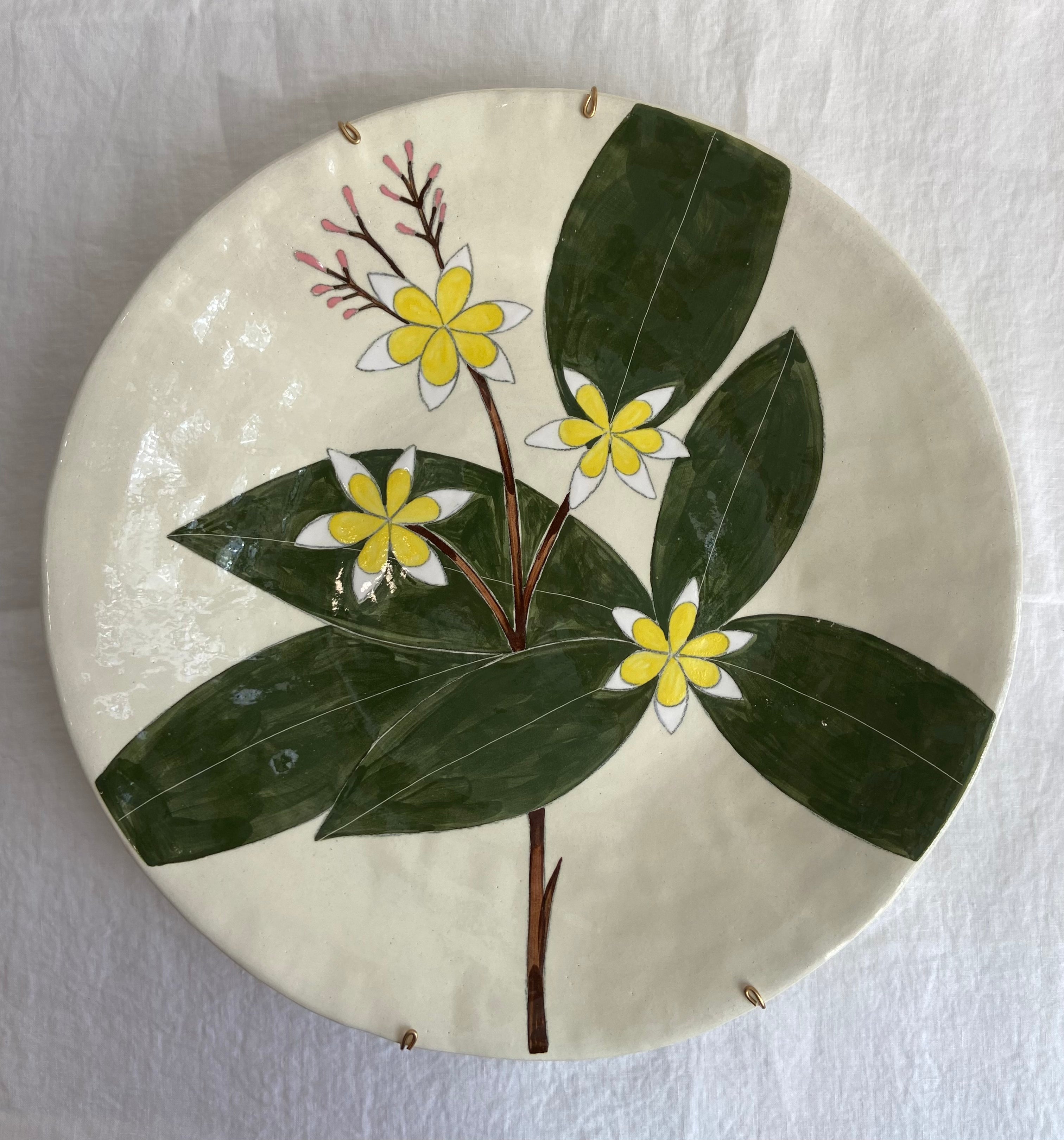 Ceramic Flower Plate XL with Wall Hanging Mechanism