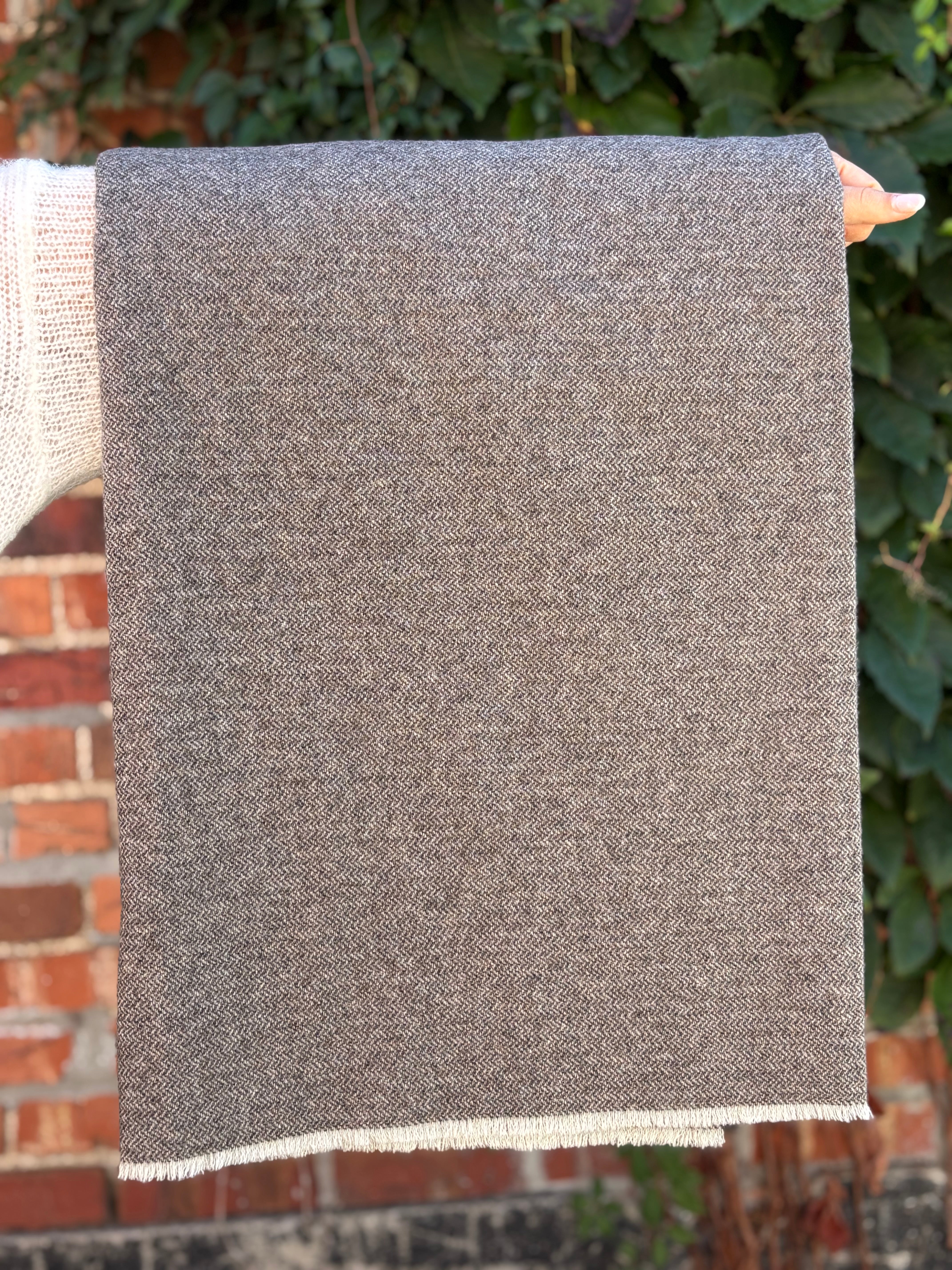Spina Throw with Fringe