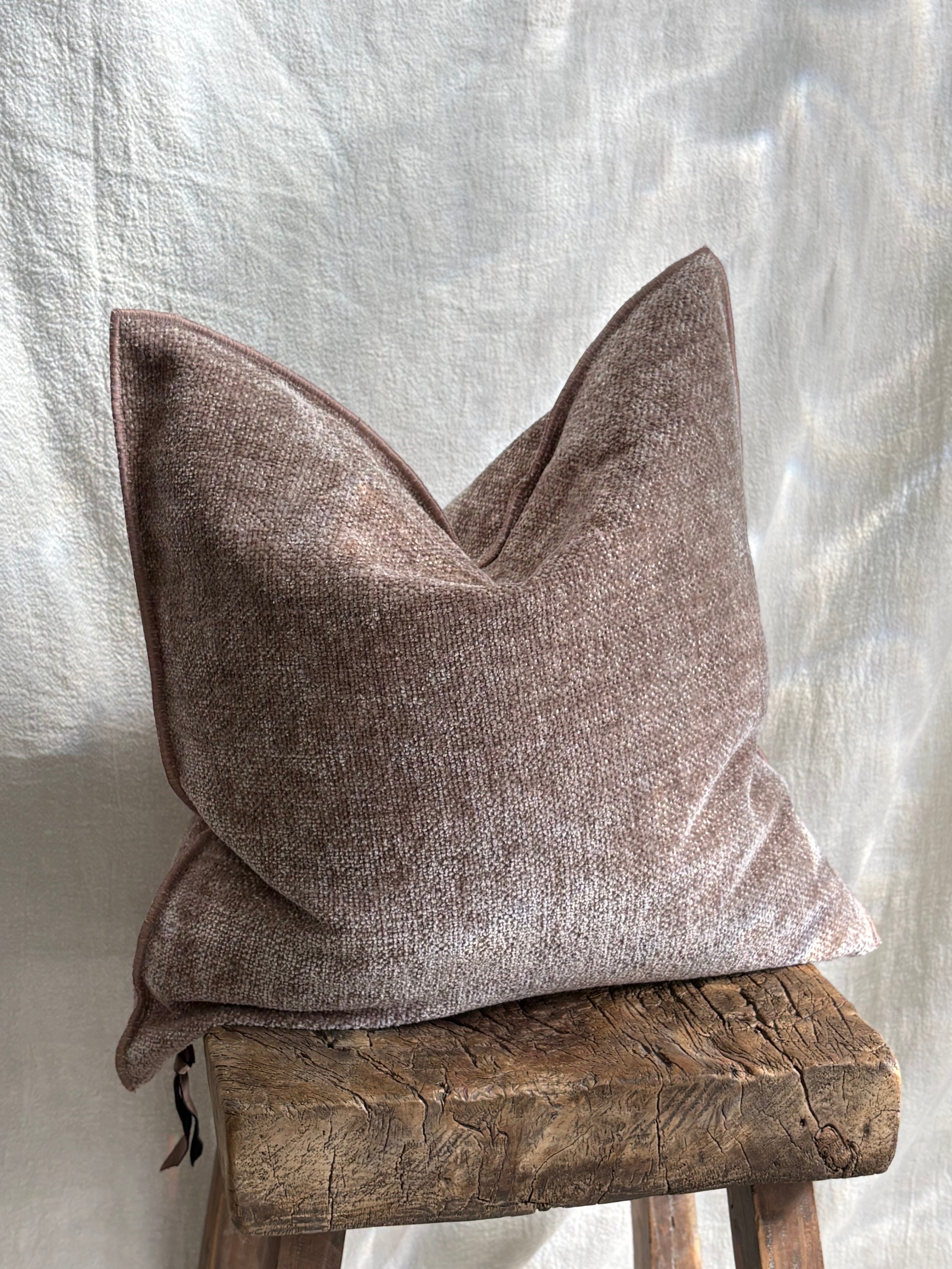 Maison de Vacances Cushion Vice Versa Visconti Chenille 20" x 20"