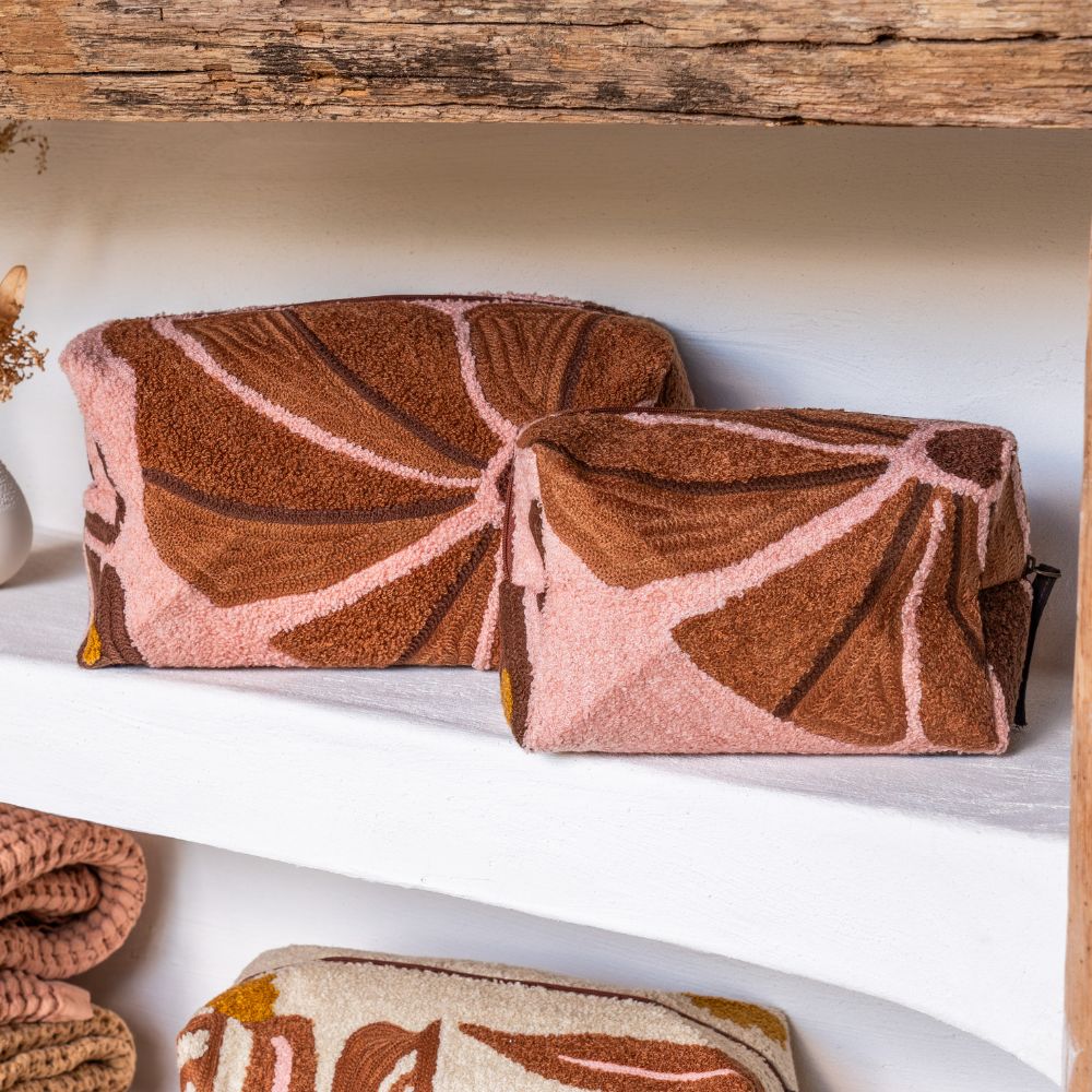 Clark Medium Toiletry Bag