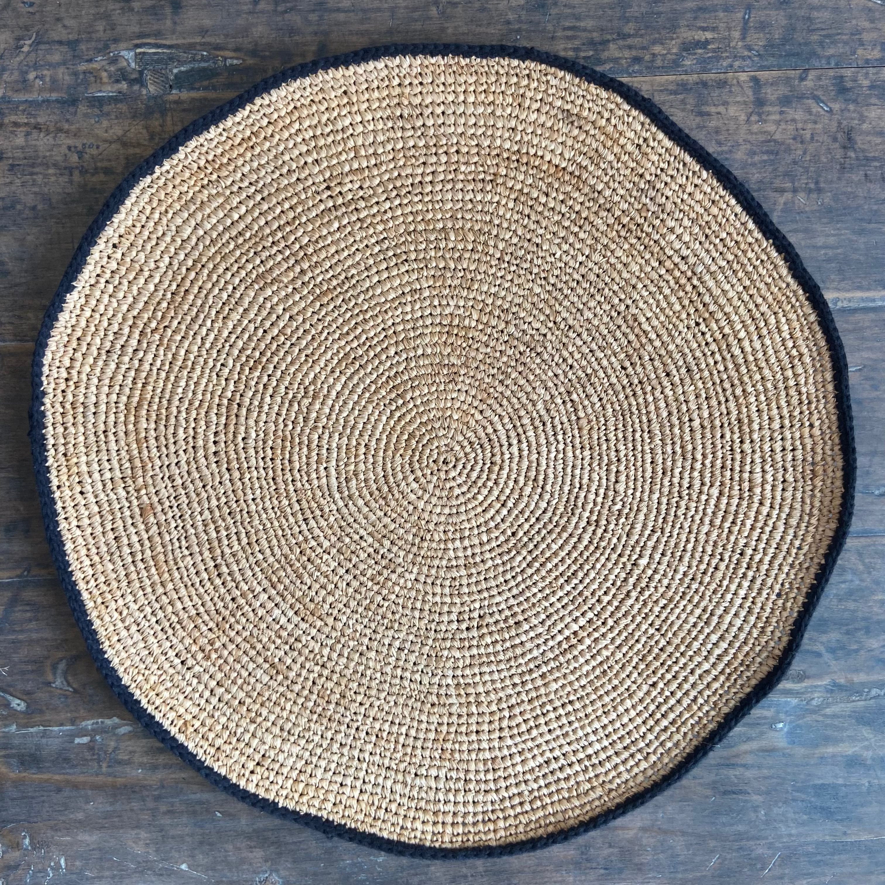 Round Raffia Placemat, Tea with Black Trim