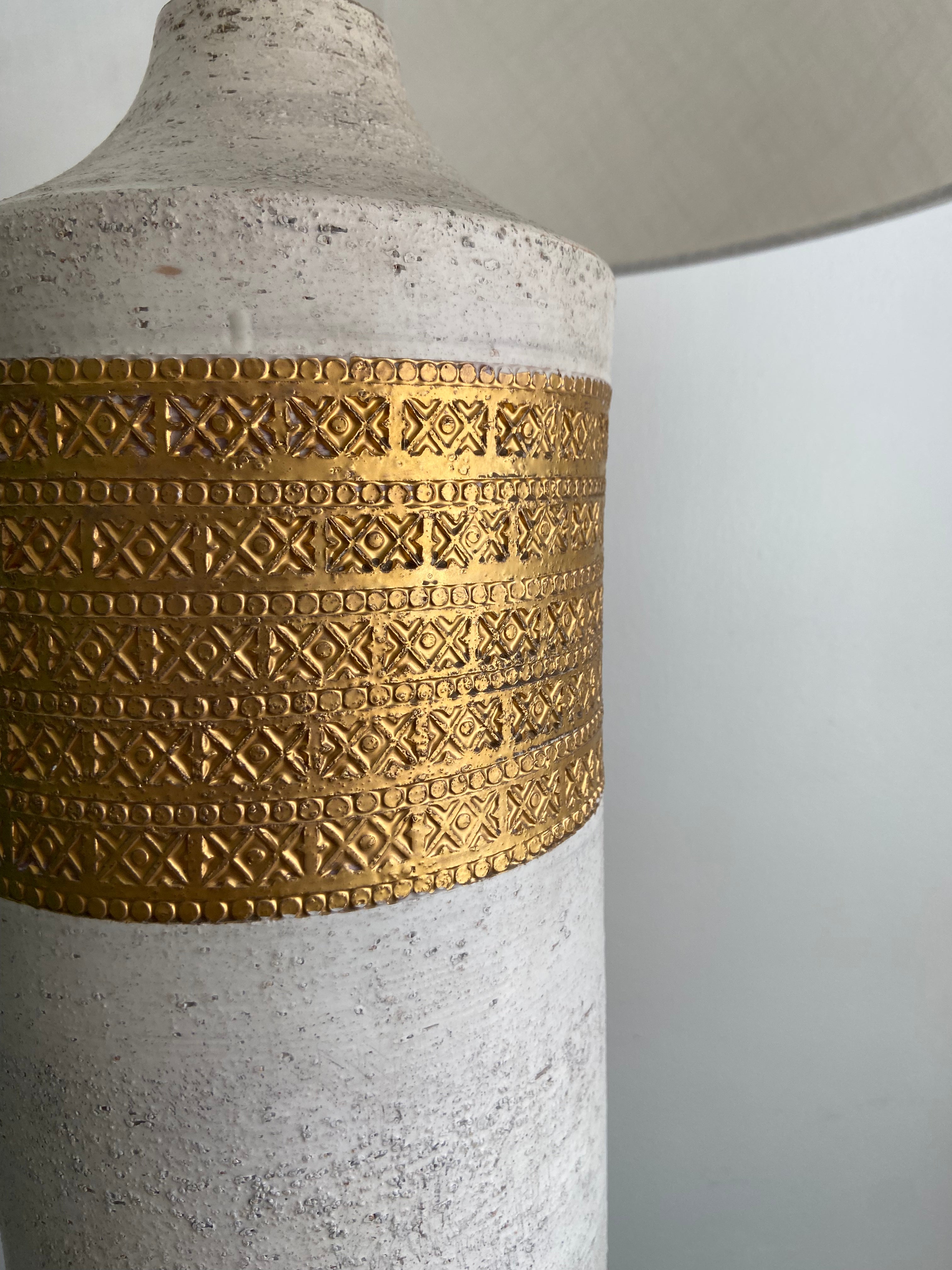 Vintage Mid-Century Italian Bitossi Ceramic Lamp, Gold and White