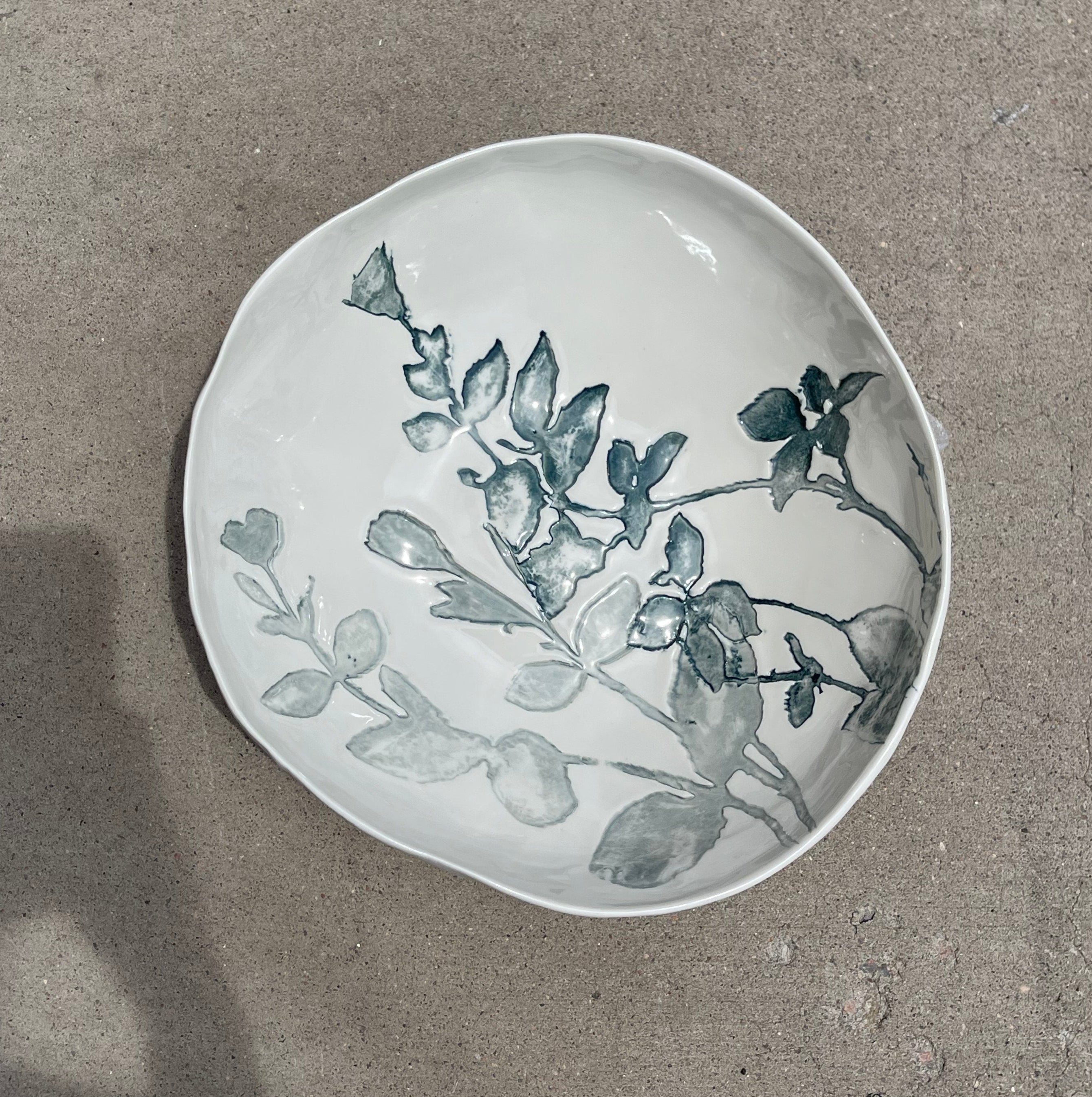 Porcelain Bowl Giardino, Green 12"d. x 4"h.
