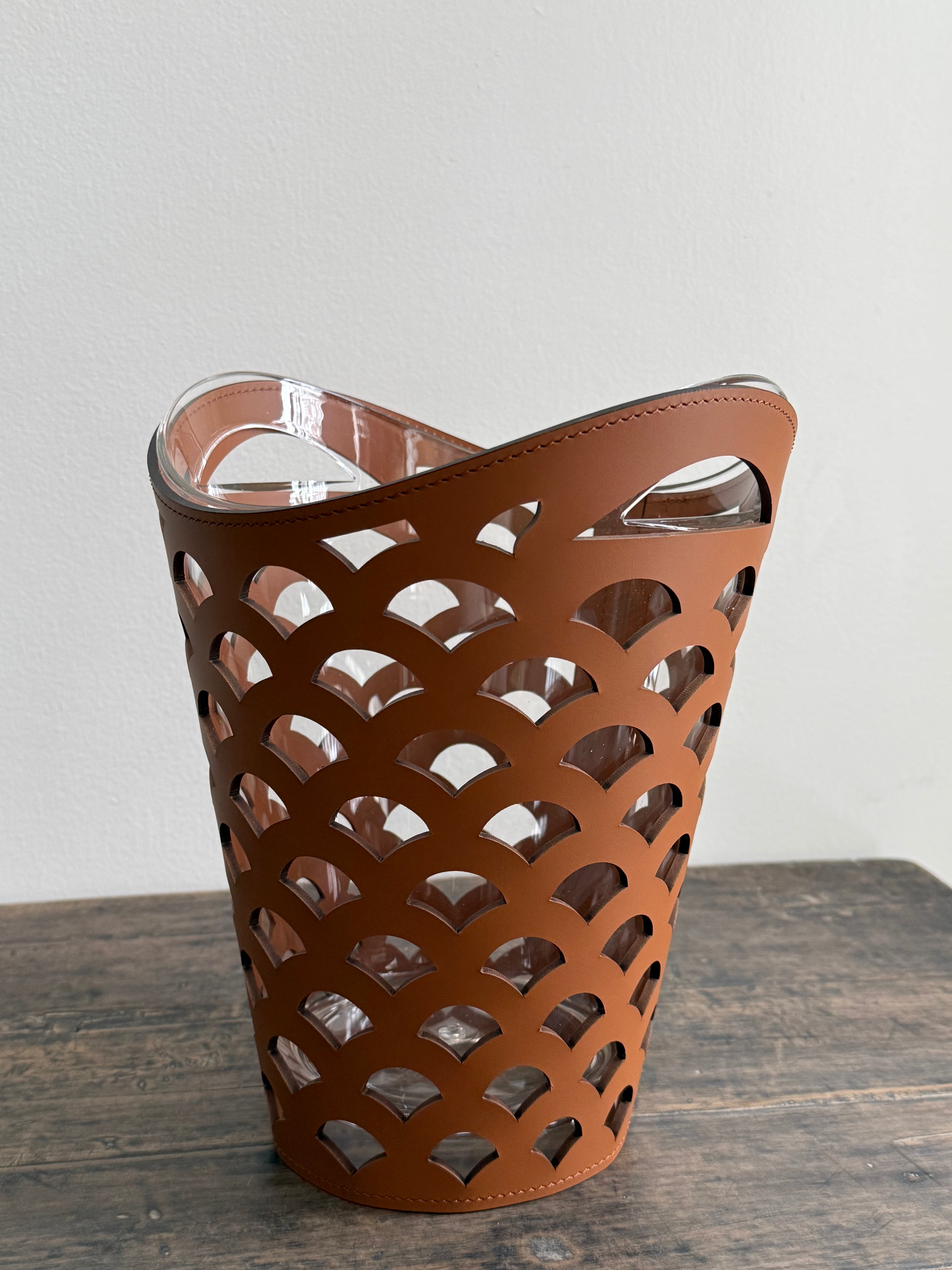 CORTINA CHAMPAGNE BUCKET SMALL, VENEZIA PATTERN: COGNAC