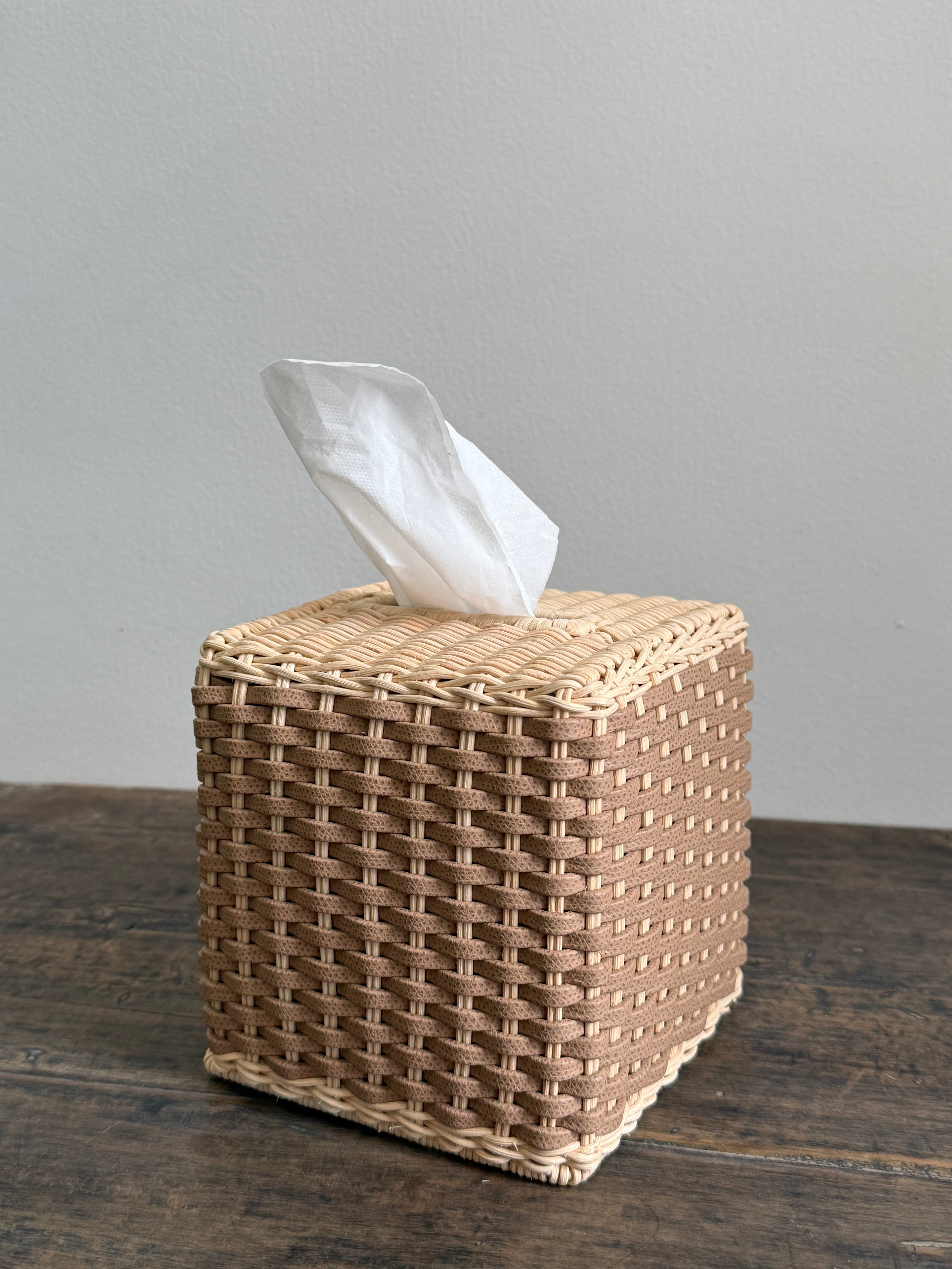 ANTIBES LEATHER & RATTAN TISSUE HOLDER SQUARE