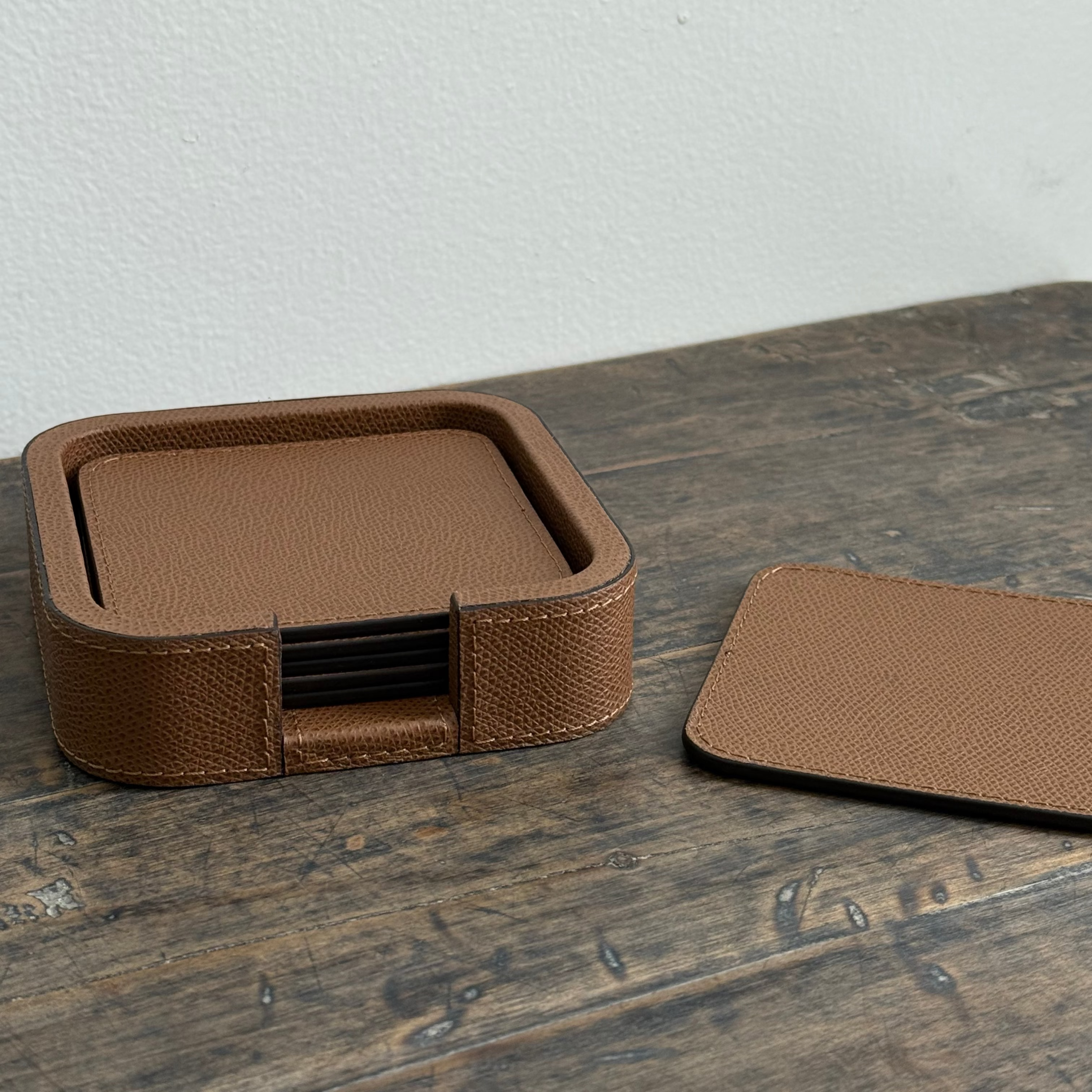 TAO COASTER HOLDER SQUARE ROUNDED WITH 6 TAO COASTERS