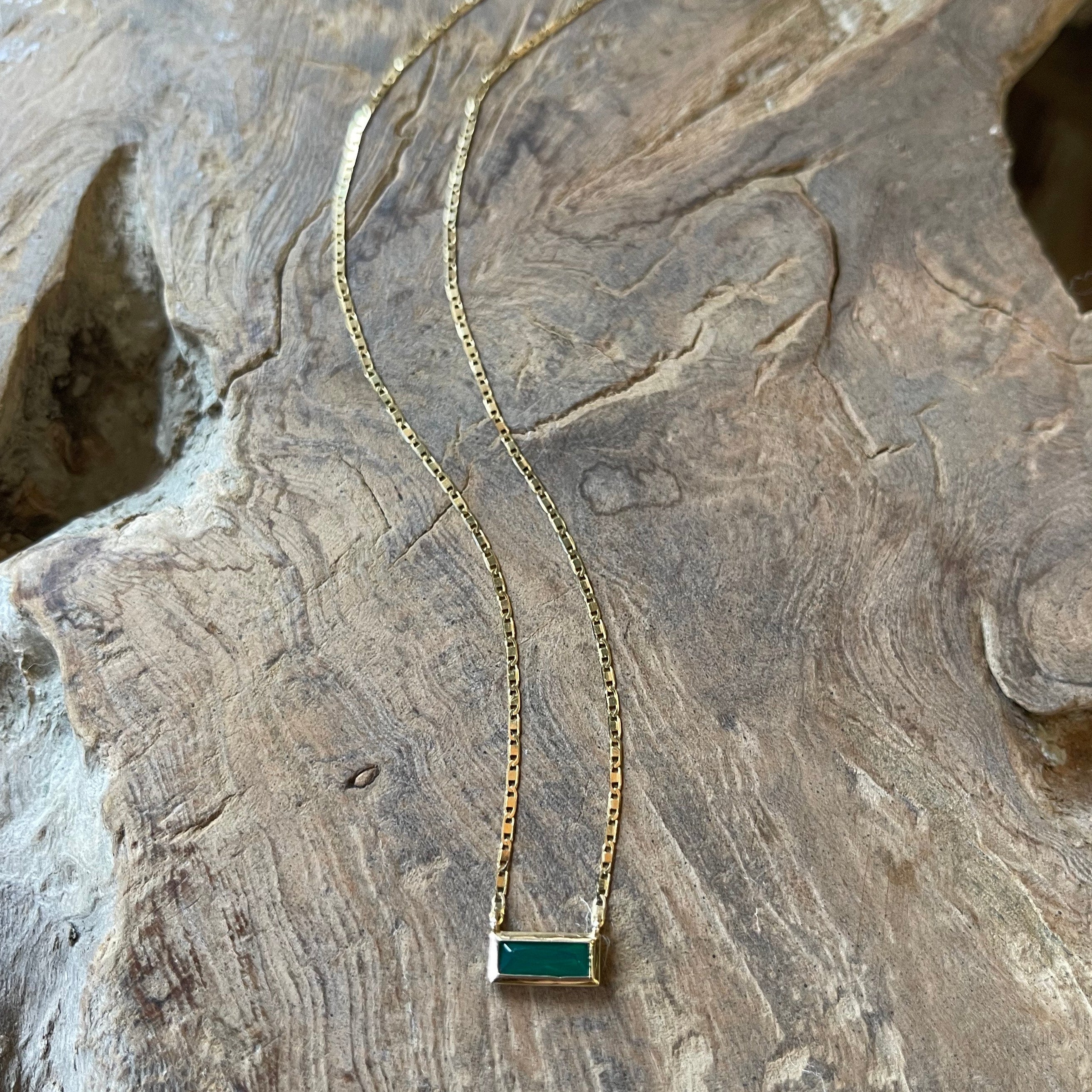 Loren Stewart Gemstone Valentino Necklace 10kt. YG and Green Agate 16"