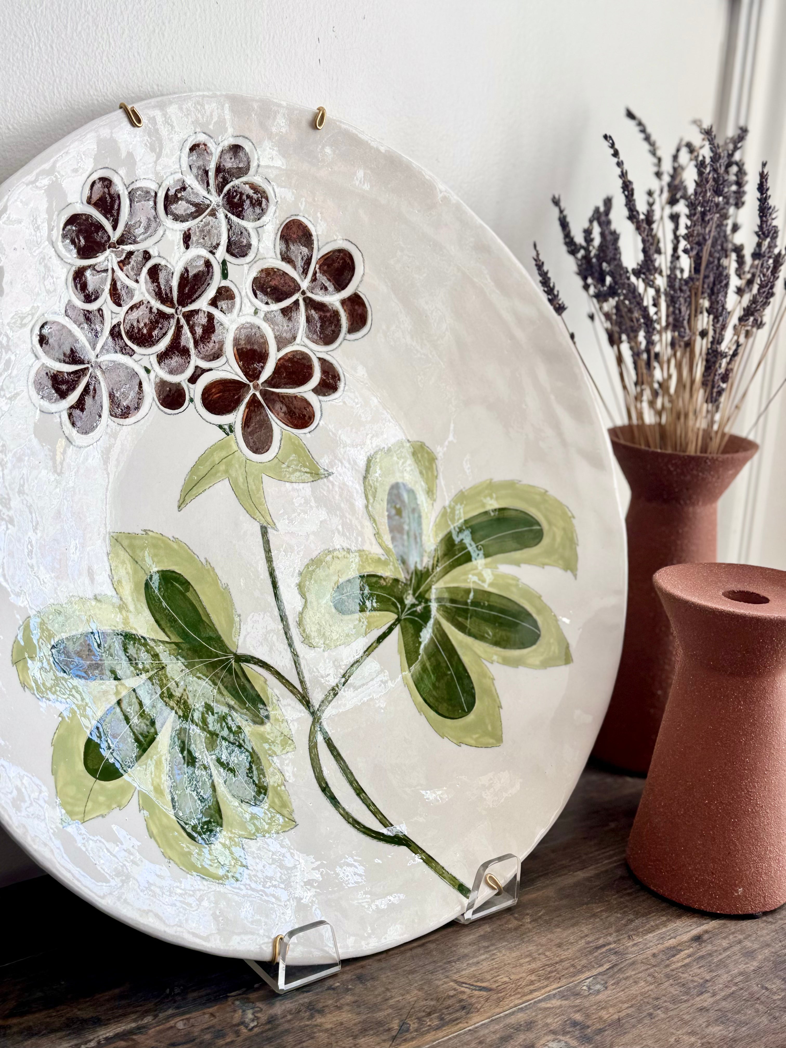 Ceramic Flower Plate XL with Wall Hanging Mechanism
