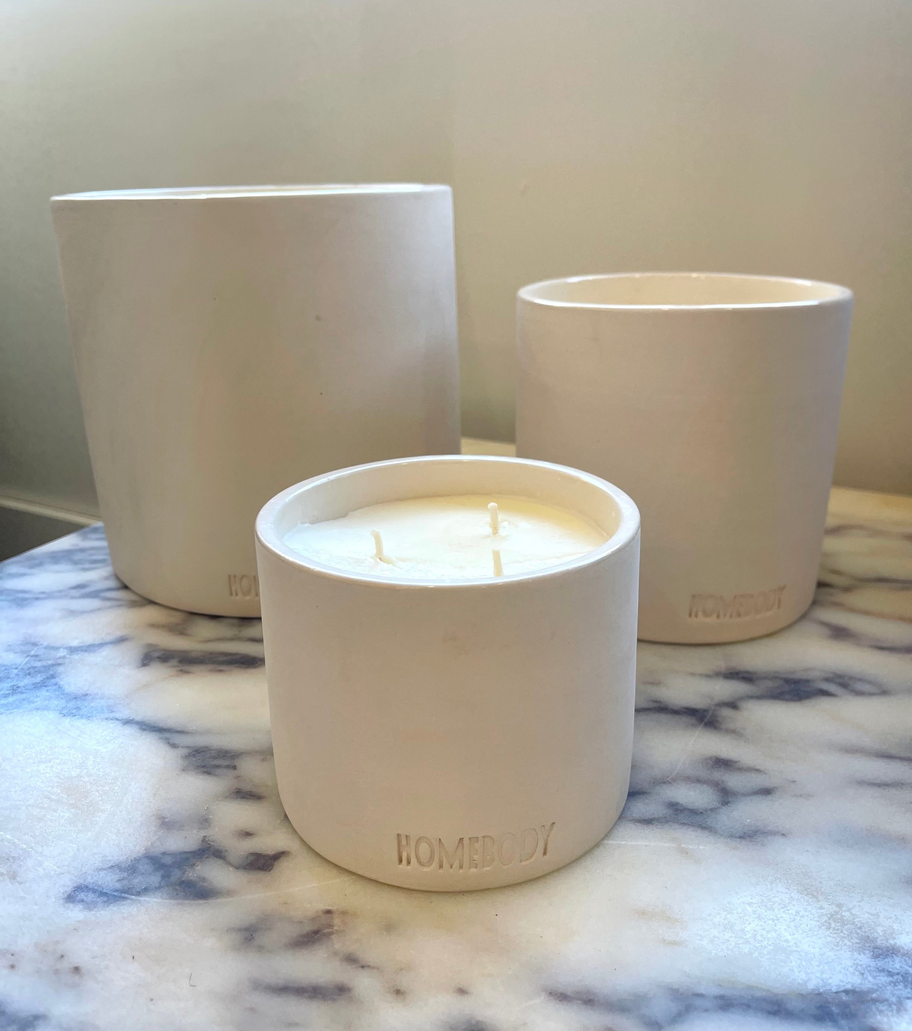 Candle White L + Logo Scented