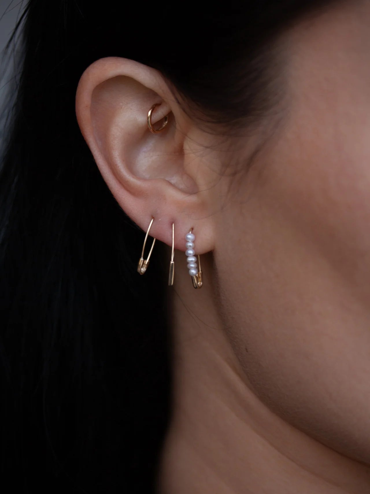 Loren Stewart Single Mini Friendship Seed Pearl Safety Pin Earring 14kt.YG