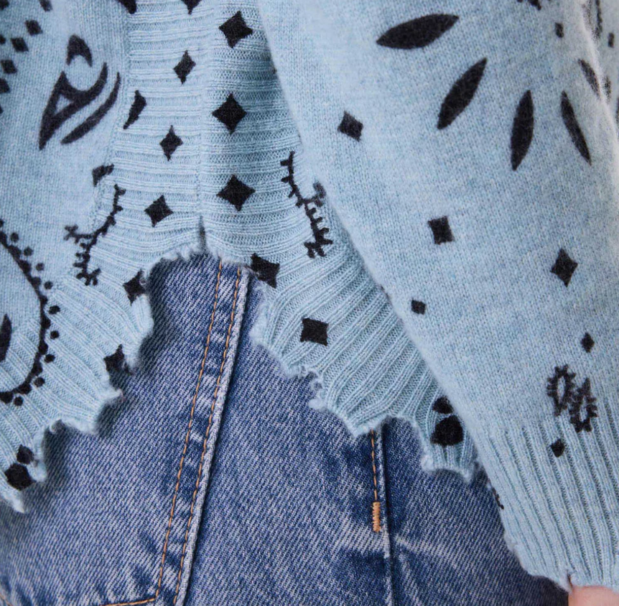 Kujten SWEATER MELA BANDANA
- Homebody Denver