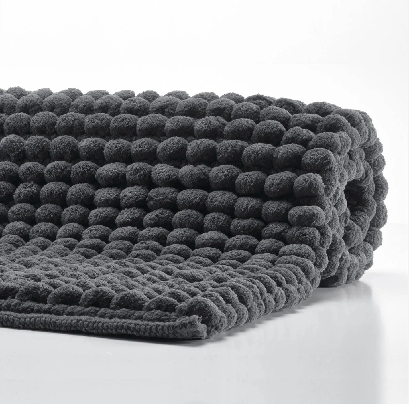 Axel Bath Mat 24" x 24"