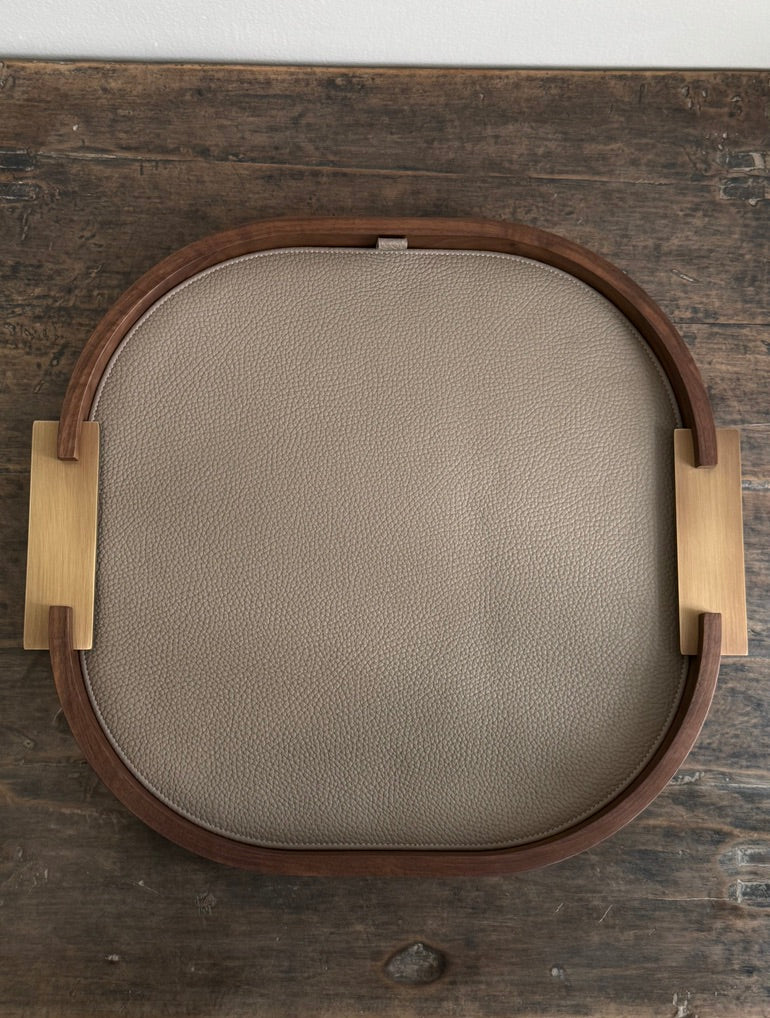 DAMA ROUNDED WALNUT AND LEATHER TRAY, SMALL