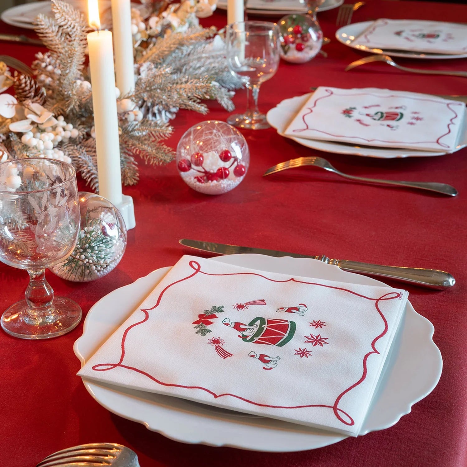Françoise Paviot Paper Dinner Napkins 16"x16"