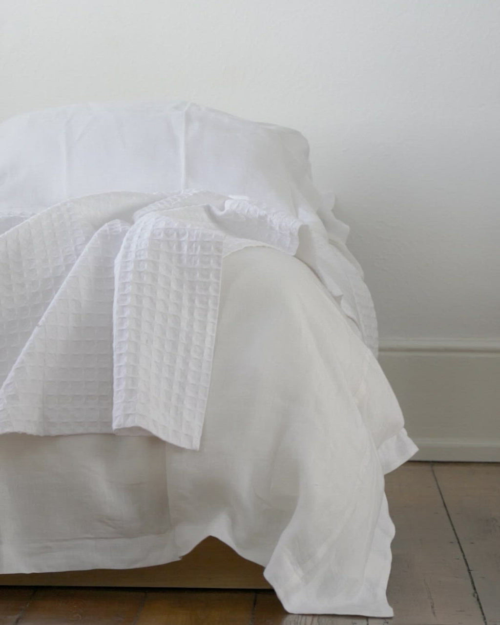 Mungo Lattice Weave Blanket with Linen Border
