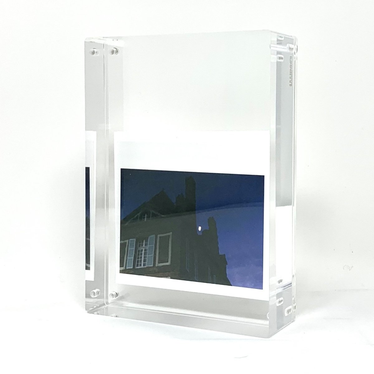 Clear Prestige Magnetic Frame 5" x7 "