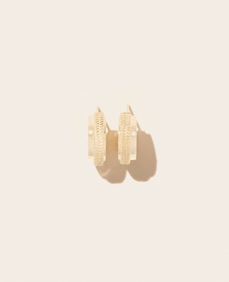 Pair of JIL N°2 Earrings, 9 carat yellow gold and diamonds - Homebody Denver