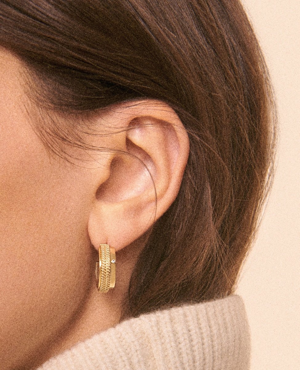 Pair of JIL N°2 Earrings, 9 carat yellow gold and diamonds - Homebody Denver
